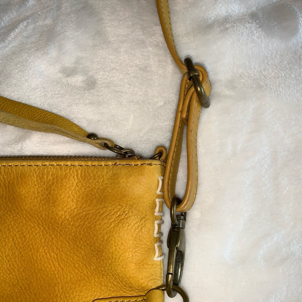 Lucky Brand. Boho Crossbody Soft Leather Purse W/ Leather Tassel Pulls - Picture 4 of 11